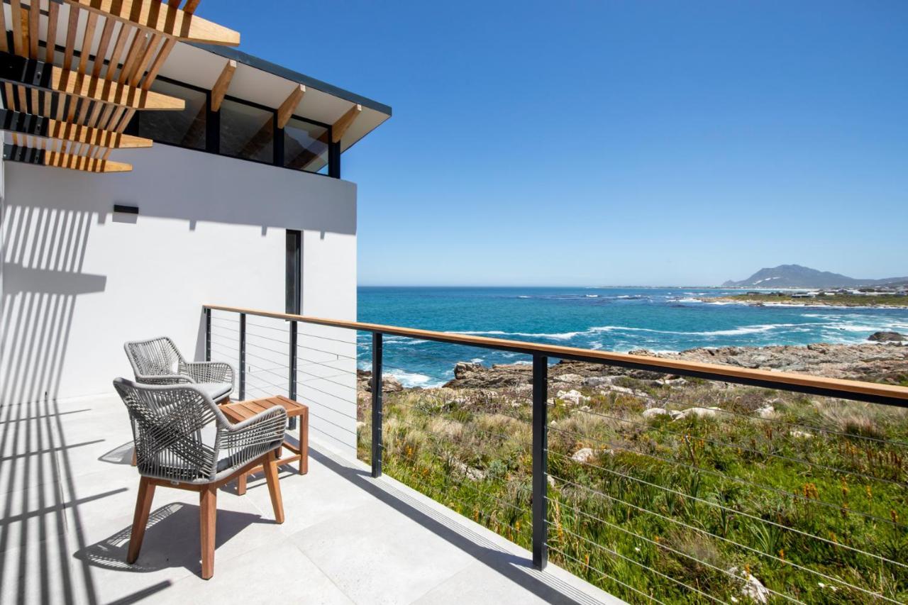 Ontherocksbb Solar Powered Guesthouse And Ocean Lodge Bettys Bay Exterior photo